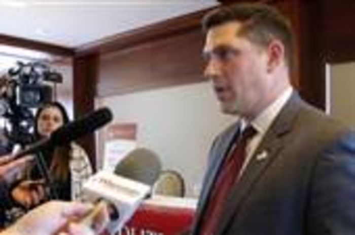 GOP candidate's parents donate to his Dem. opponent
