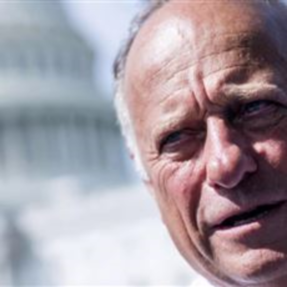 Steve King denounced by his own party, rebukes comparisons to synagogue shooter