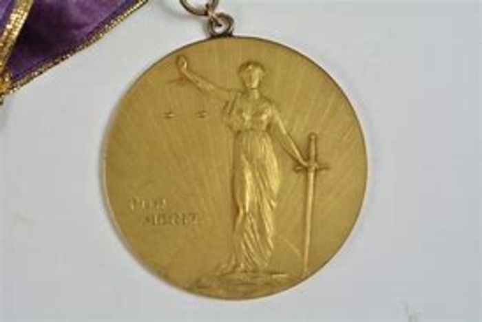 HOW NAACP HONORS U.S. HOUSE MAJORITY WHIP JAMES CLYBURN WITH HIGHEST AWARD: THE SINGARN MEDAL!