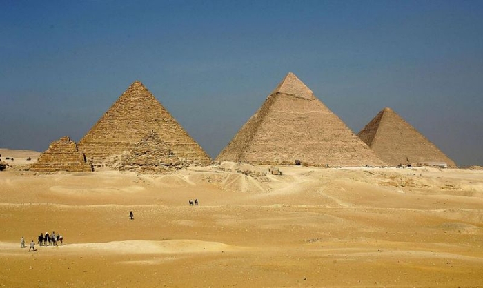 WHO BUILT ANCIENT EGYPT'S GREATEST PYRAMIDS? HIDDEN TEXT GIVES CLUES TO ...