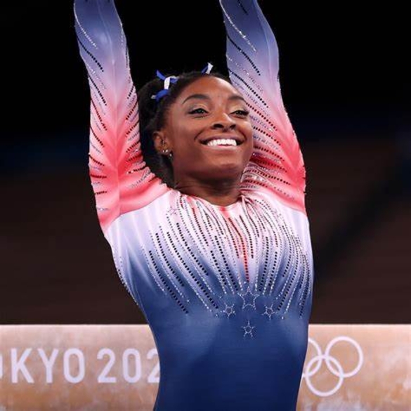 Simone Biles dazzles in first return to competition in 2 years